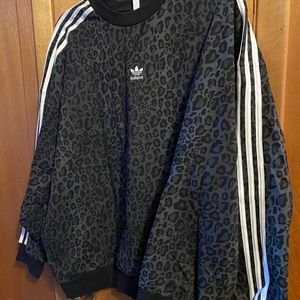 Women’s XL Adidas sweatshirt